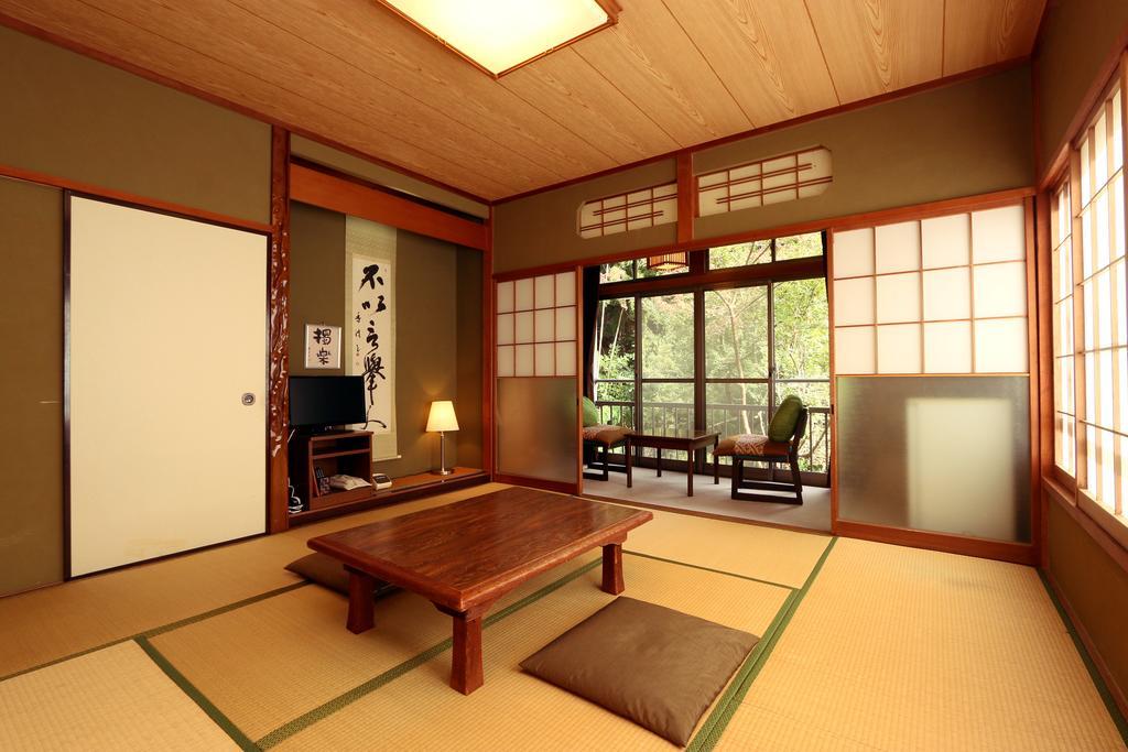 Ichiyo Hotel Yugawara Esterno foto